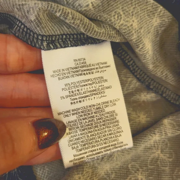 Women's Navy / White Floral Print Romper - Picture 4 of 4